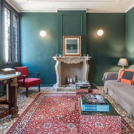 Stylish Renovated Apartment In The Heart Of The City Venice Luaran gambar