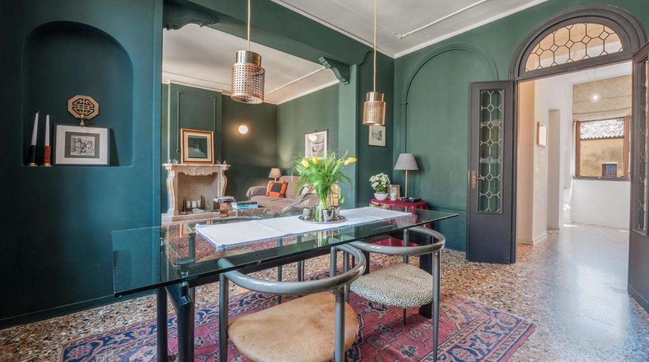 Stylish Renovated Apartment In The Heart Of The City Venice Luaran gambar