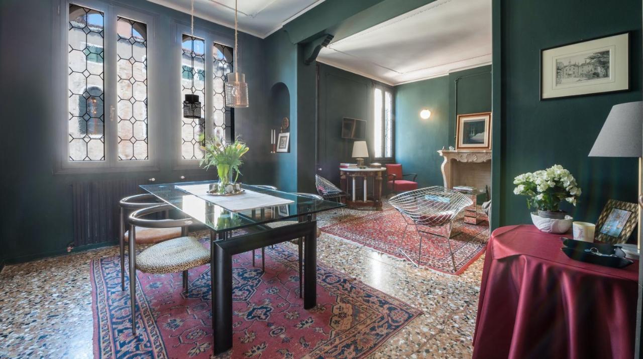 Stylish Renovated Apartment In The Heart Of The City Venice Luaran gambar